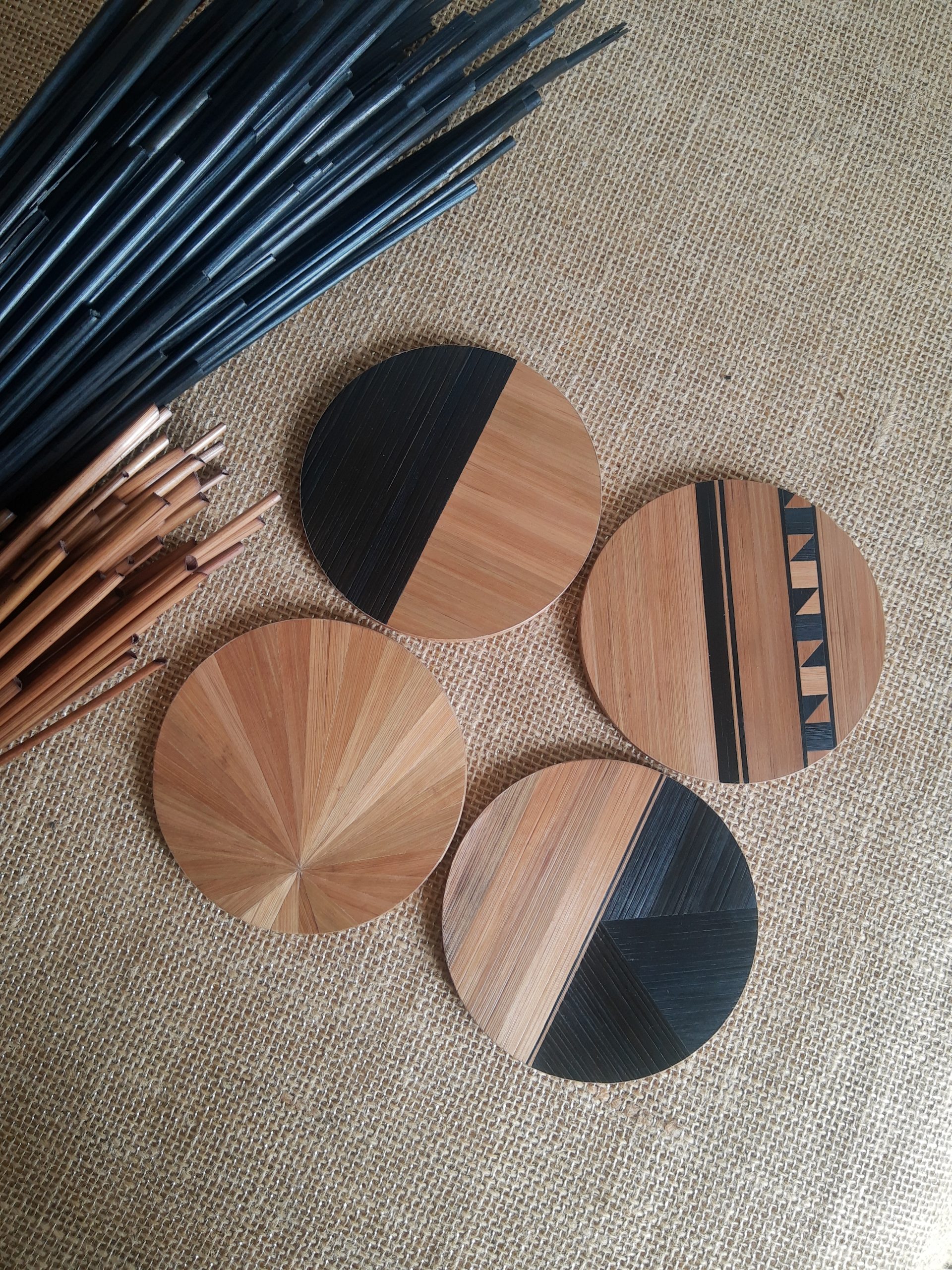 10-sous-verres-pailles-bois-noir