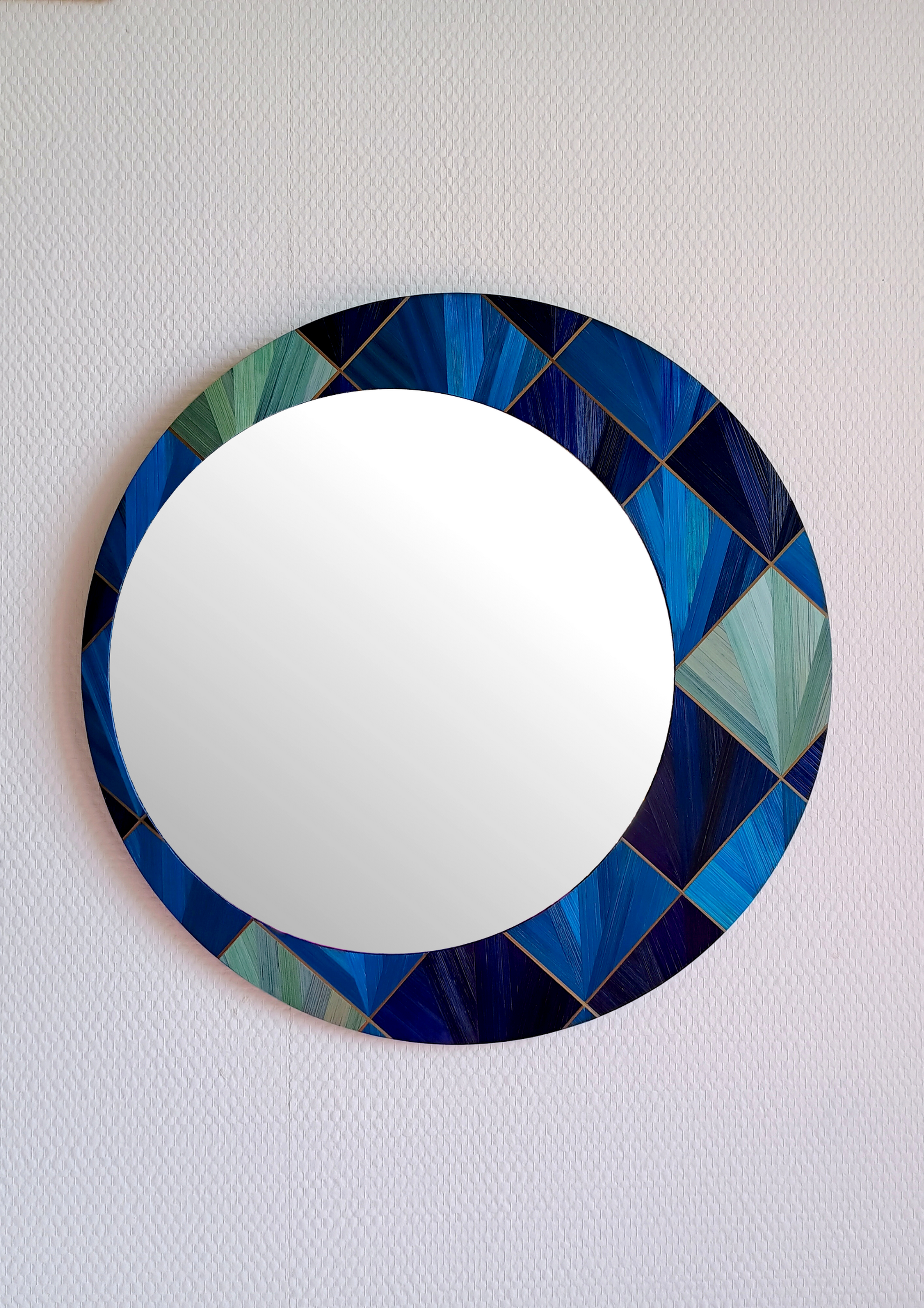 Miroir-marqueterie-eventails-bleus