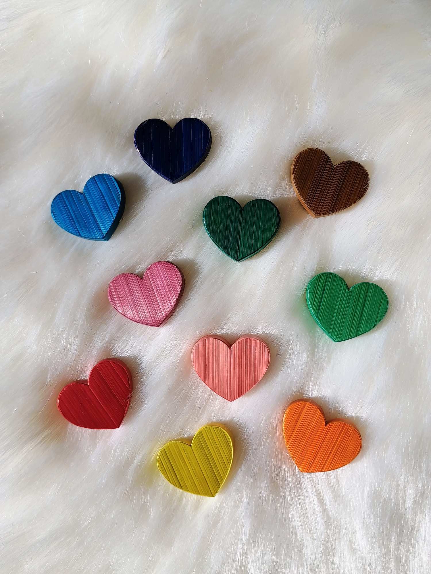 pins-coeur-multicolore-paille